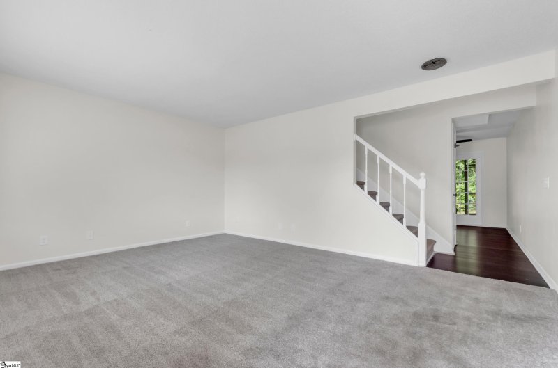 Property image 3 at 121 Shady Tree Drive, Taylors, SC 29687