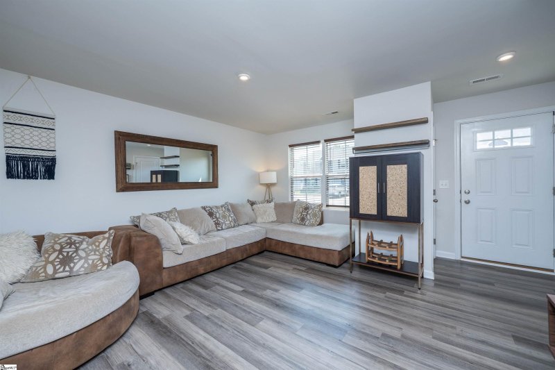 Property image 2 at 527 Hampton Townes Drive, Greenville, SC 29617