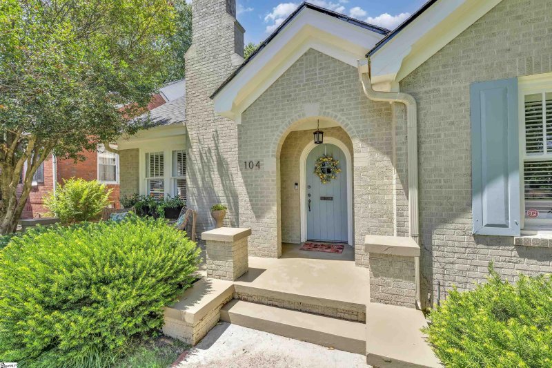 Property image 2 at 104 Ponce De Leon Drive, Greenville, SC 29605