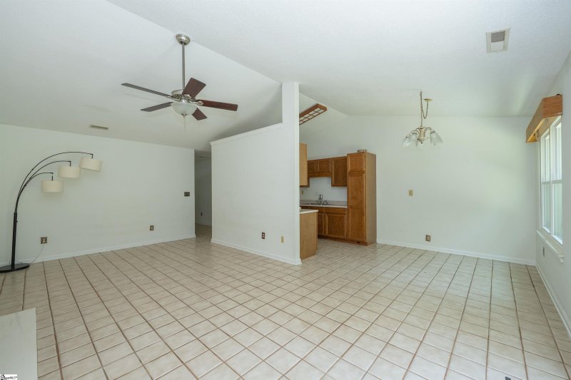 Property image 5 of 7 E Long Creek Court in Standing Springs Estates, Simpsonville, SC 29680