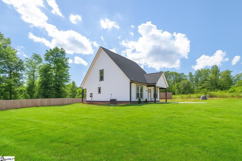 Property image 3 at 202 Apple Orchard Drive, Greenville, SC 29605