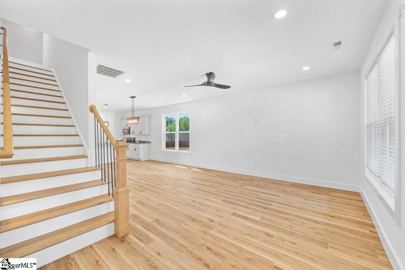 Property image 4 at 202 Apple Orchard Drive, Greenville, SC 29605