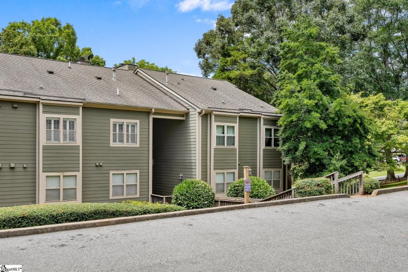 Property image 2 of 2112 Portside Way in Leeward Landing, Anderson, SC 29625