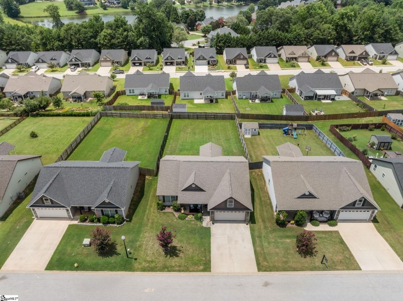 Property image 3 of 253 Highland Springs Loop in Highland Springs, Inman, SC 29349
