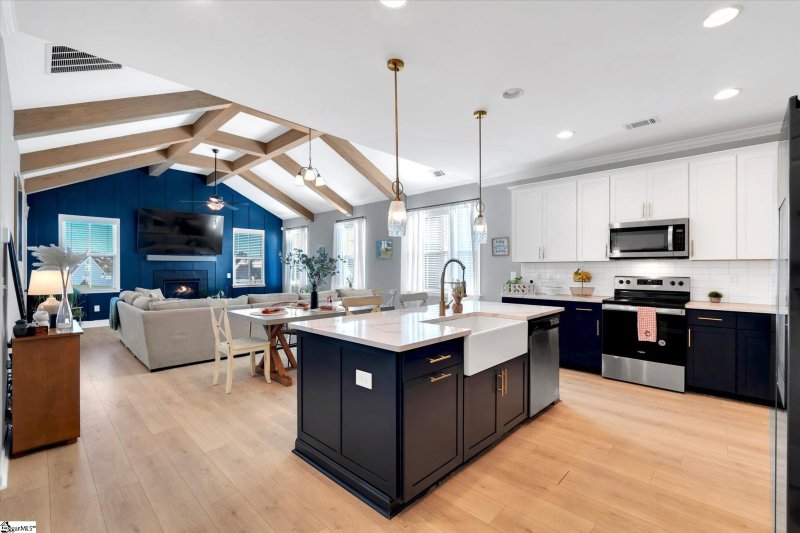 Property image 2 of 503 Townsend Avenue in ONeal Village, Greer, SC 29651