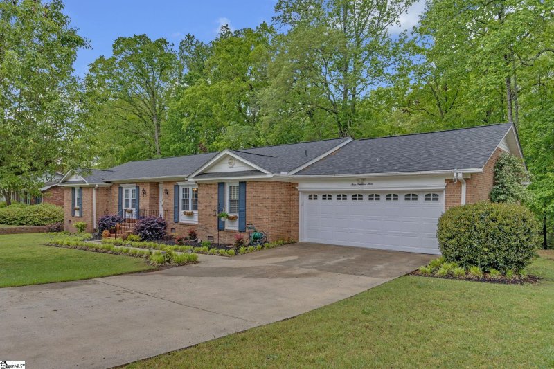 Property image 2 of 303 Asbury Circle in Burdine Springs, Easley, SC 29640