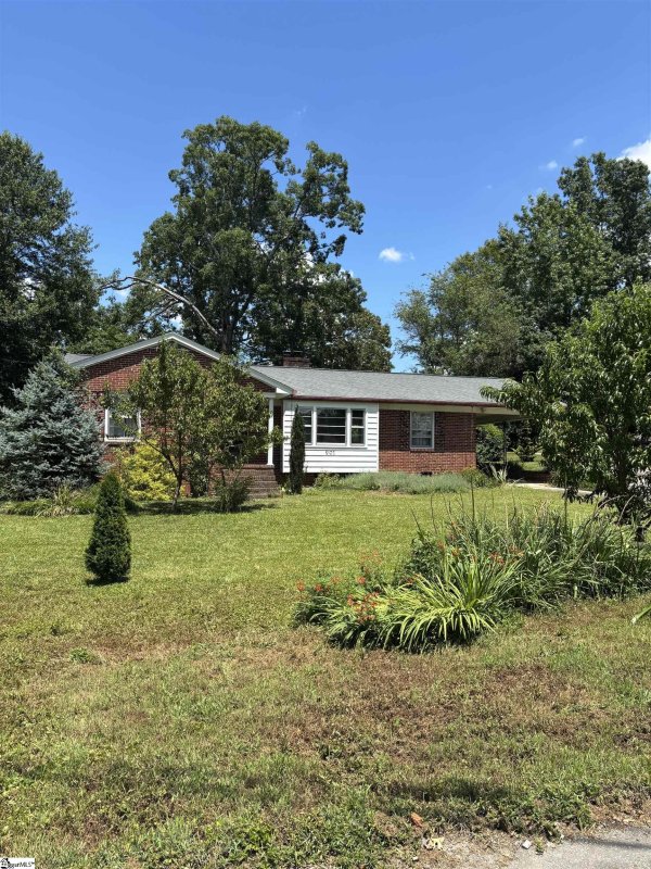 Property image 3 at 201 Longwood Drive, Taylors, SC 29687