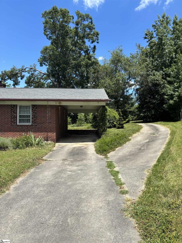 Property image 4 at 201 Longwood Drive, Taylors, SC 29687