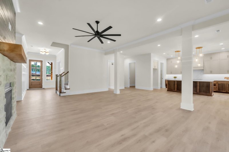 Property image 4 of 4052 Hollybank Drive in McAbee Farms, Spartanburg, SC 29303