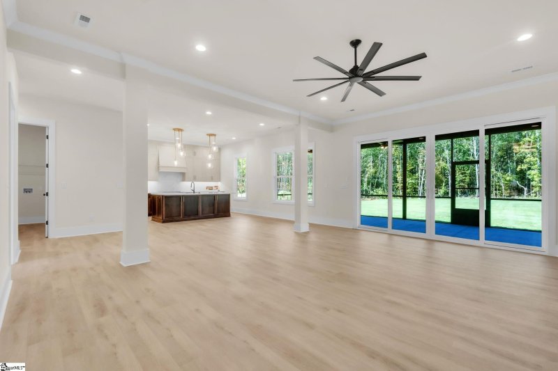 Property image 5 of 4052 Hollybank Drive in McAbee Farms, Spartanburg, SC 29303