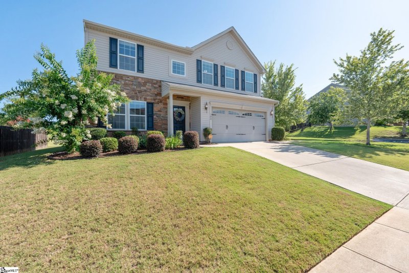 The Heights, Greenville Community