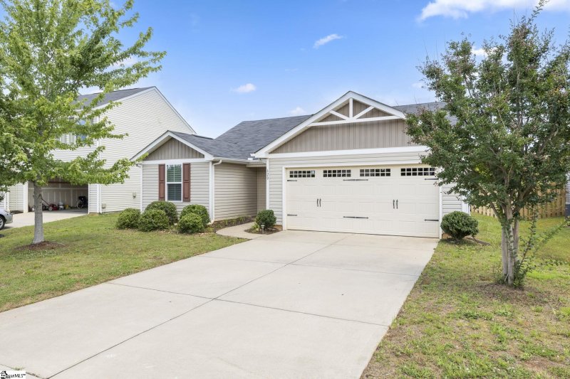 Property image 2 at 620 Maplestead Farms Court, Greenville, SC 29617