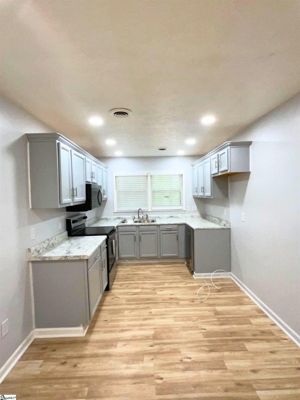 Property image 4 of 5 Cavendish Circle in Oakview, Taylors, SC 29687