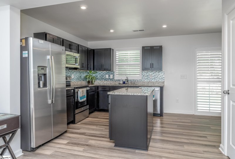 Property image 5 of 134 Fernside Court in Hampton Townes, Greenville, SC 29617