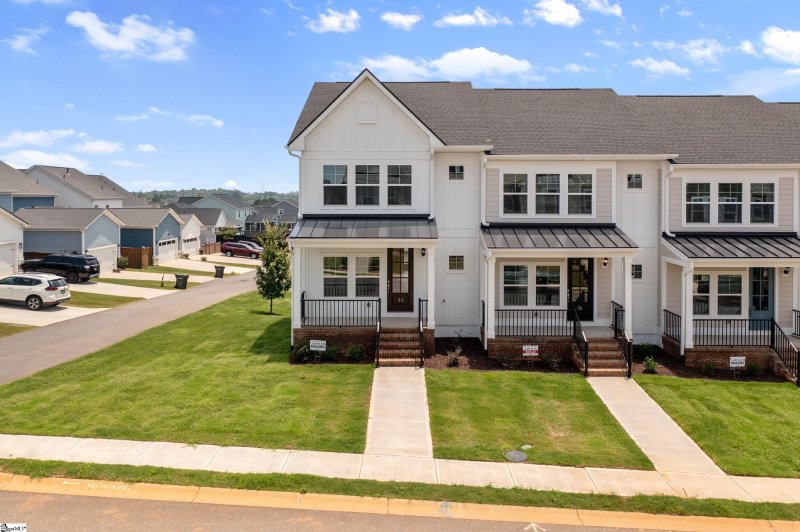 Property image 2 of 33 Leander Drive in ONeal Village, Greer, SC 29651