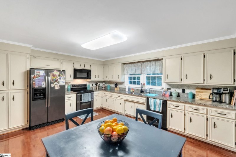Property image 2 of 103 Berrywood Court in Sugar Creek, Greer, SC 29650
