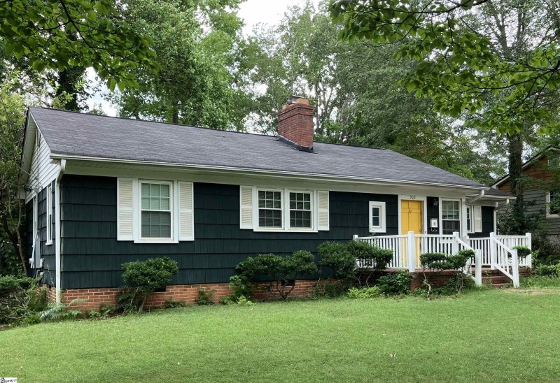 Dellwood, Greenville Community