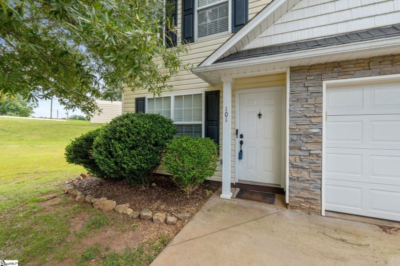 Property image 2 of 101 Beverly Drive in Hidden Hills, Easley, SC 29640