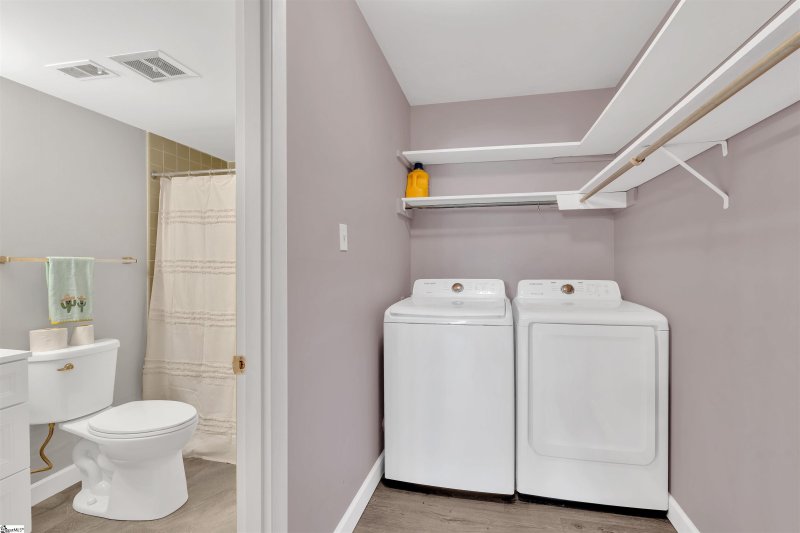 Property image 4 at 925 Cleveland Street, Greenville, SC 29601