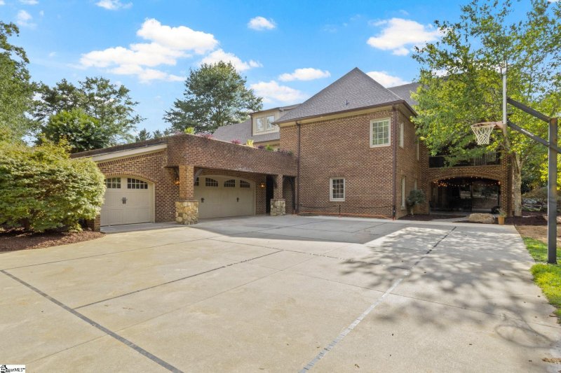 Property image 5 of 20 White Crescent Lane in Kingsbridge, Simpsonville, SC 29681