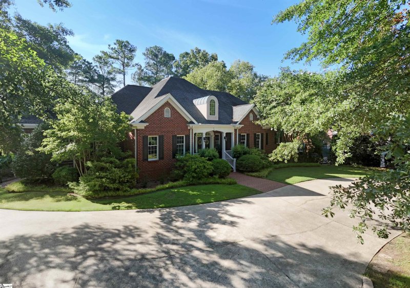 Property image 2 of 6 Twin Oaks Court in Carolina Country Club, Spartanburg, SC 29306