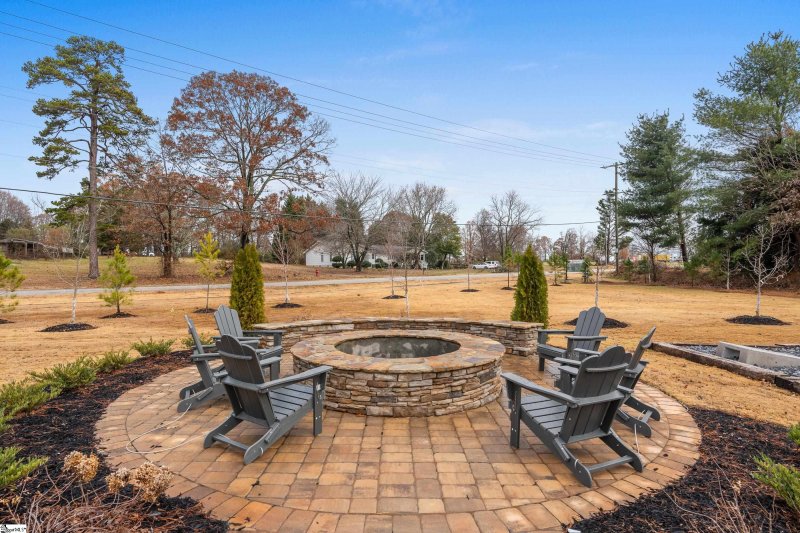 Property image 5 of 806 Embark Circle in Covington Village, Greer, SC 29651