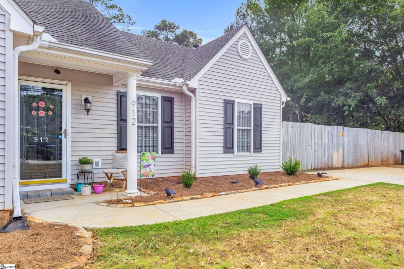 Property image 5 at 912 Pine Top Circle, Anderson, SC 29626-5177