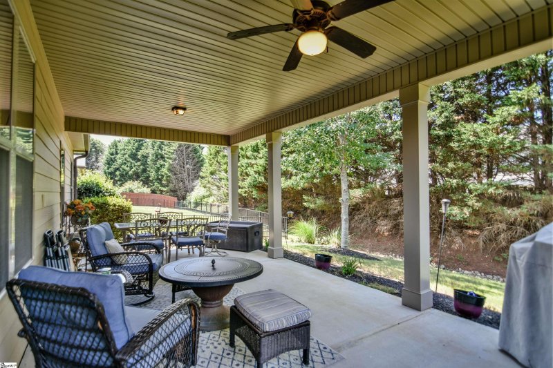 Property image 2 of 123 Kettle Oak Way in Greythorne, Simpsonville, SC 29680-7827