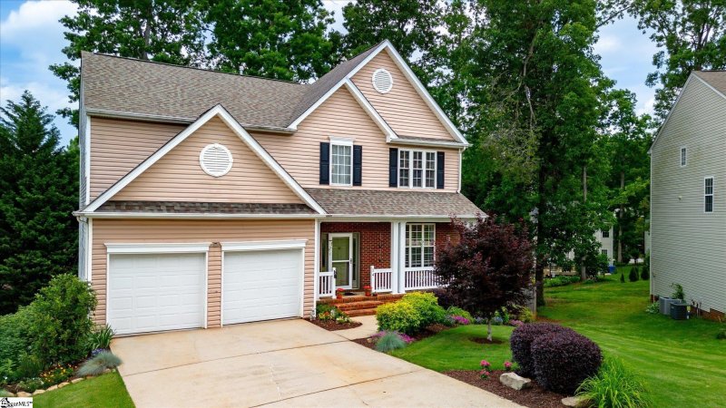 Property image 2 at 14 Bluff Ridge Court, Greenville, SC 29617