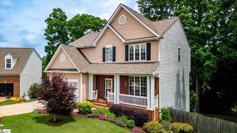 Property image 3 at 14 Bluff Ridge Court, Greenville, SC 29617