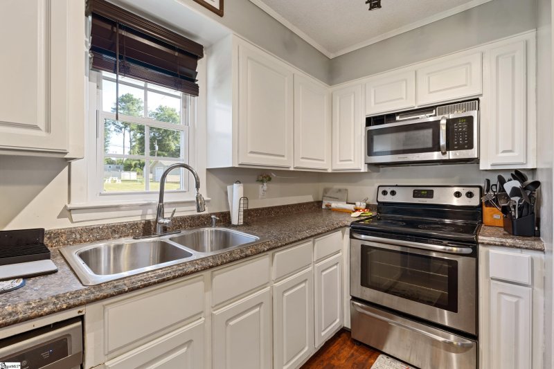 Property image 5 at 202 Sherwood Road, Easley, SC 29640