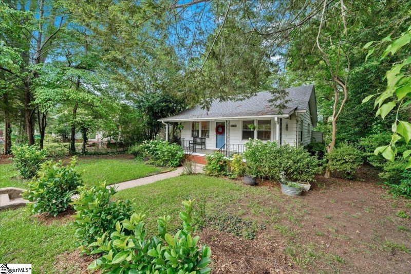 Property image 3 at 11 Brooks Avenue, Greenville, SC 29617