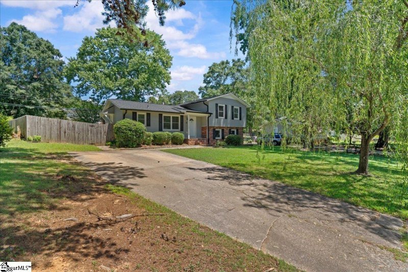 Property image 3 of 308 Capewood Road in Westwood, Simpsonville, SC 29680