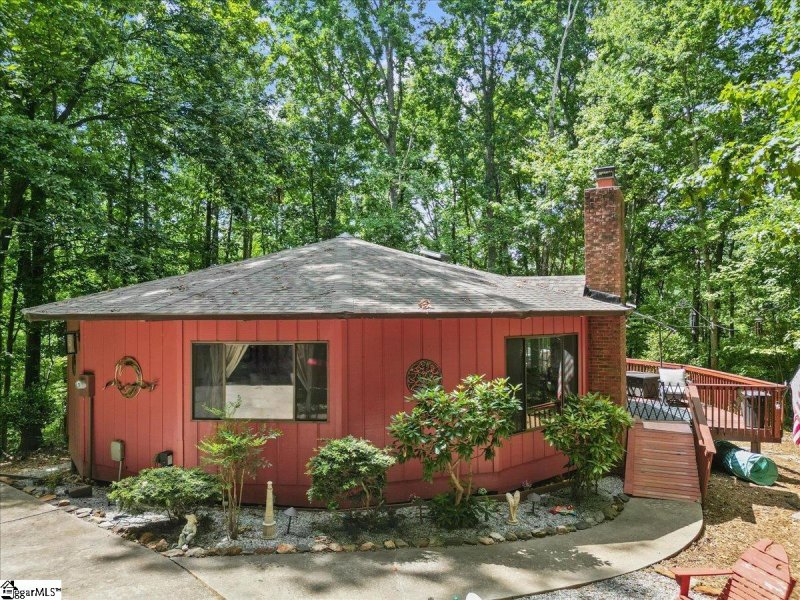 Property image 2 at 834 S Hogan Drive, Westminster, SC 29693