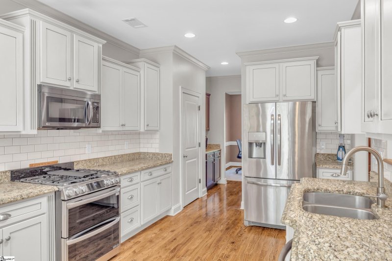 Property image 2 at 141 Notting Hill Lane, Greer, SC 29651