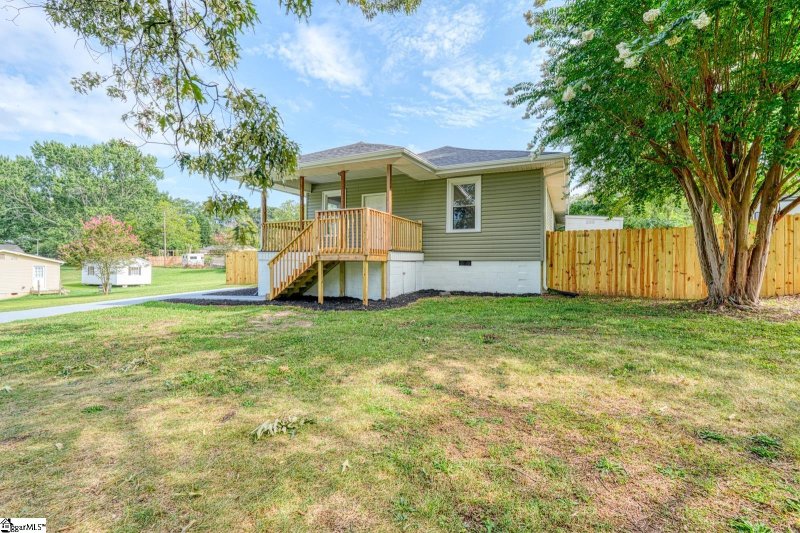 Property image 3 at 121 Beth Street, Greer, SC 29651
