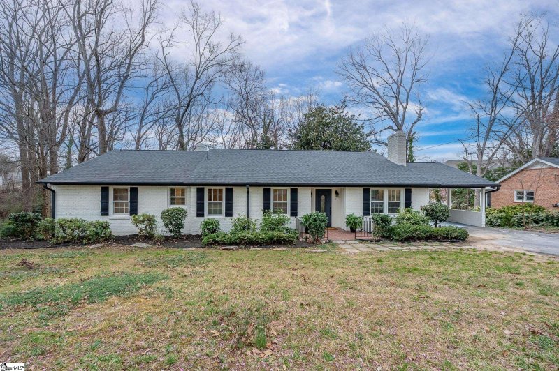 11 Indian Springs Drive