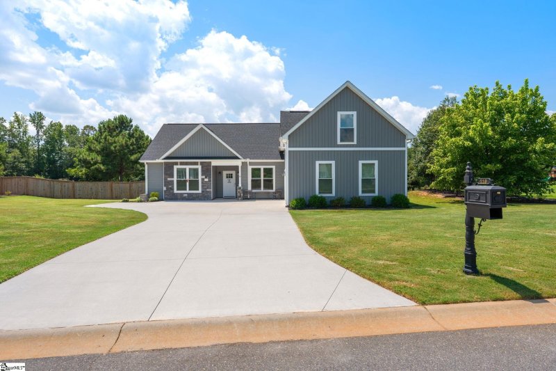 Property image 2 at 116 Nevell Drive, Easley, SC 29642