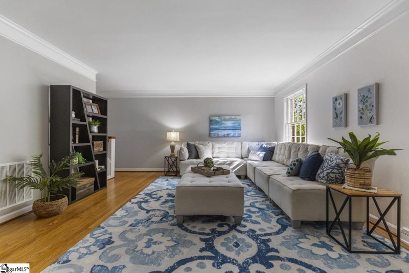 Property image 3 at 815 Edwards Road, Greenville, SC 29615