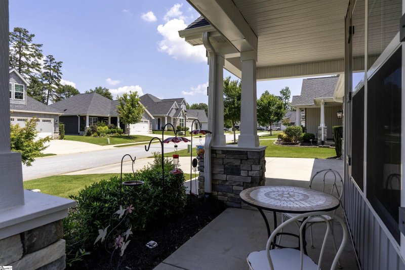 Property image 2 at 10 Golden Apple Trail, Mauldin, SC 29662