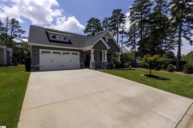 Property image 3 at 10 Golden Apple Trail, Mauldin, SC 29662