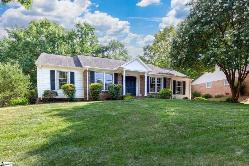 Property image 2 at 4968 Vineyard Lane, Greenville, SC 29615