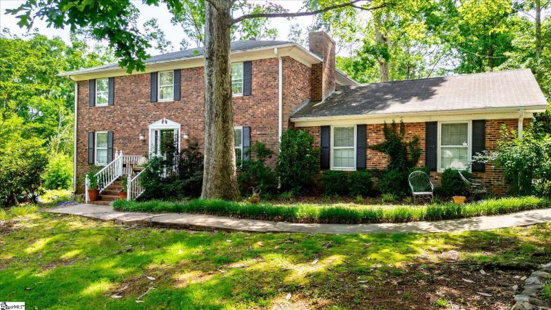 Property image 3 at 204 Camelot Drive, Simpsonville, SC 29681