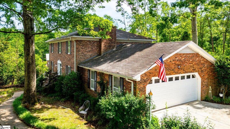 Property image 4 at 204 Camelot Drive, Simpsonville, SC 29681