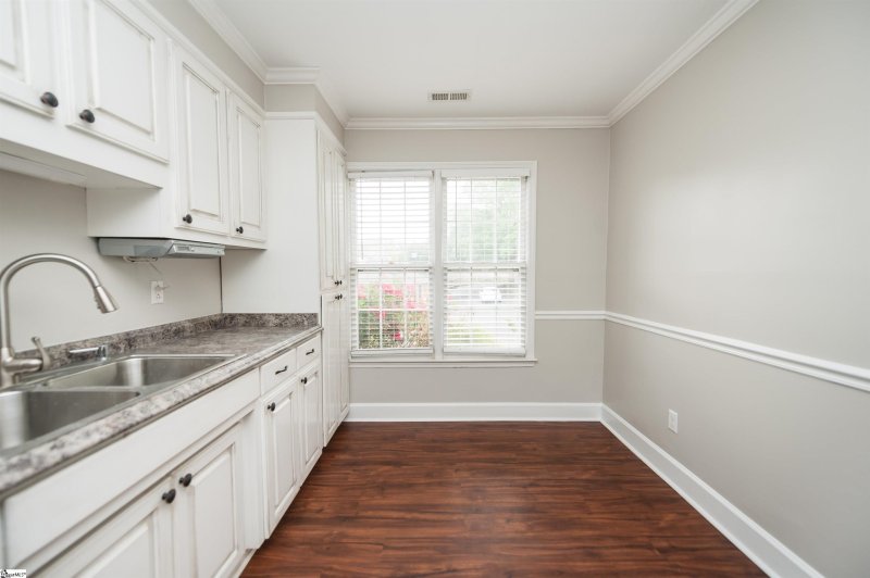 Property image 4 at 45 Somersett Drive, Spartanburg, SC 29301