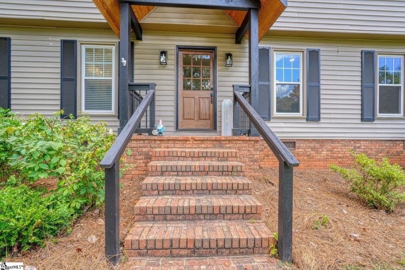 Property image 2 of 236 Heathwood Drive in Heathwood, Spartanburg, SC 29307