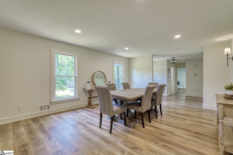 Property image 5 of 236 Heathwood Drive in Heathwood, Spartanburg, SC 29307