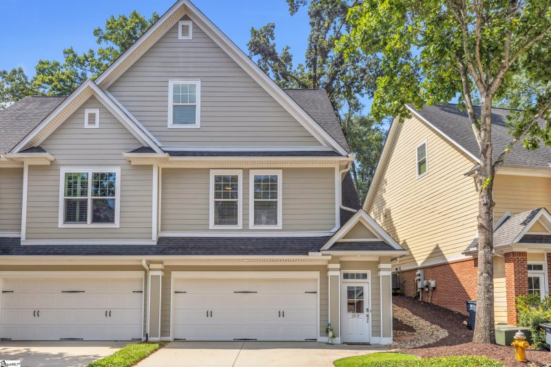 Property image 2 of 15 Edge Court in The Edge on North Main, Greenville, SC 29609