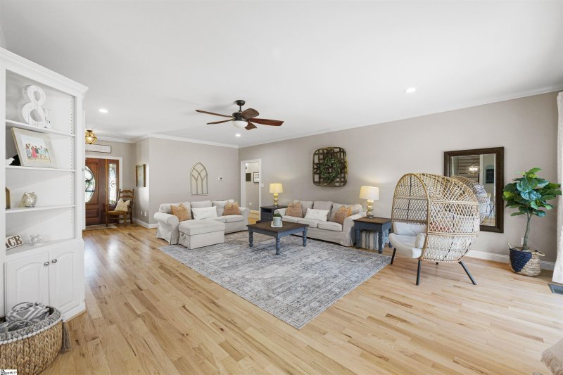 Property image 5 of 350 Royal Burgess Drive in Links O Tryon, Campobello, SC 29322