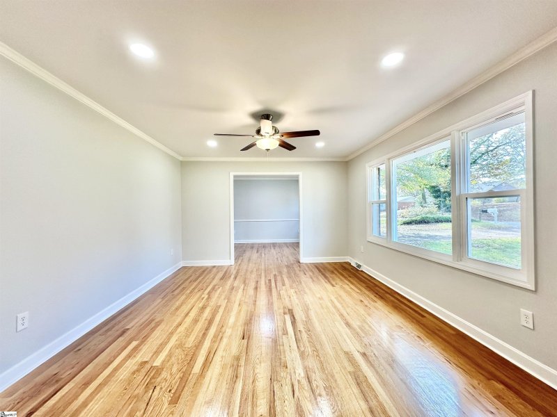 Property image 4 of 10 Stradley Terrace in Cedar Vale, Greenville, SC 29617